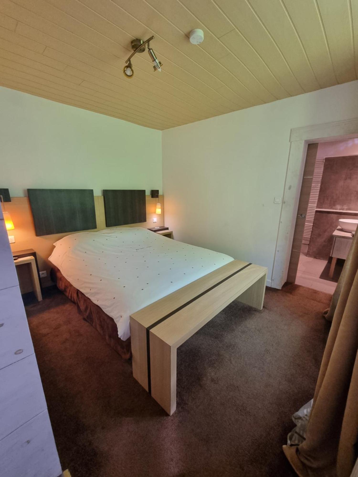 Bed and Breakfast Les Grands Frenes Plaine-de-Walsch Camera foto